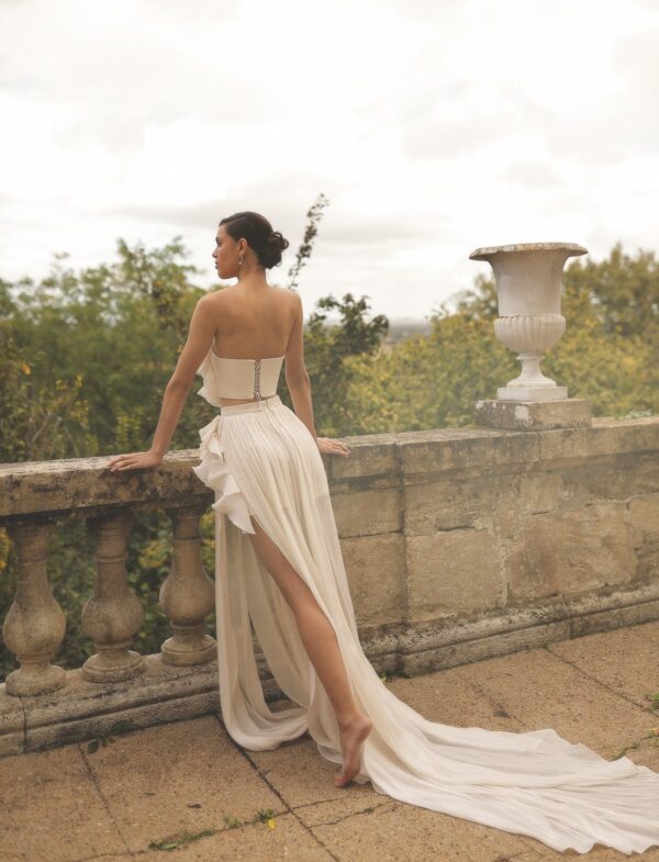 wonà-eira-2027-strascico-lungo Abito da sposa Wonà Eira