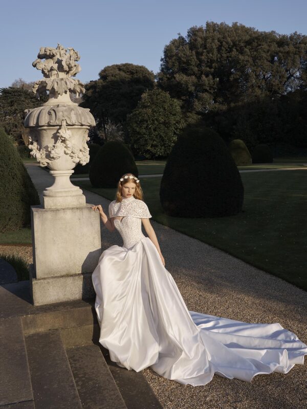 galia-lahav-hypnose-2027-strascico-lungo Abito da sposa Galia Lahav Hypnose