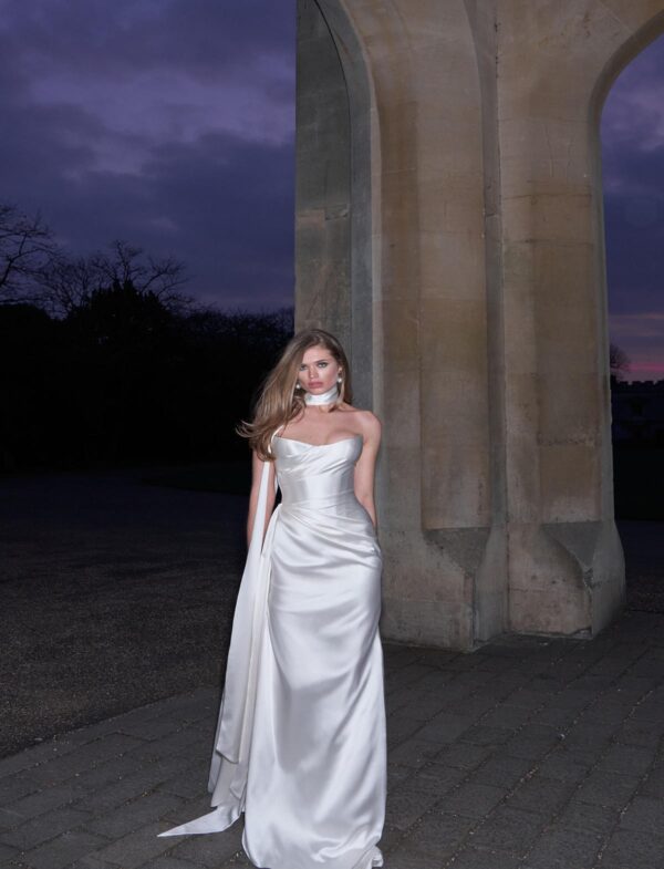 galia-lahav-lucid-2027-scollo-a-tazza Abito da sposa Galia Lahav Lucid